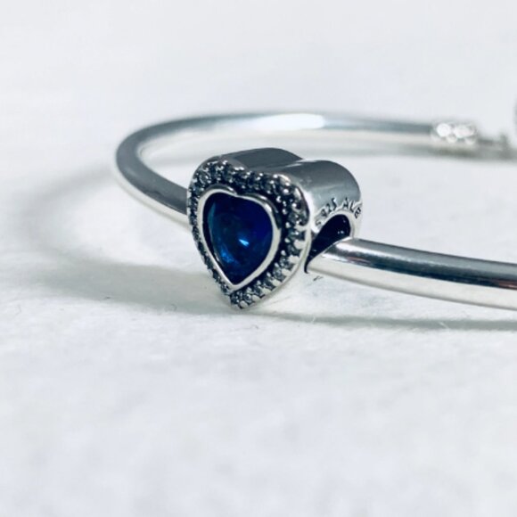 NEW Authentic Pandora Silver Sparkling Blue Heart Charm / Pandora Bracelet/Ring - Picture 2 of 5